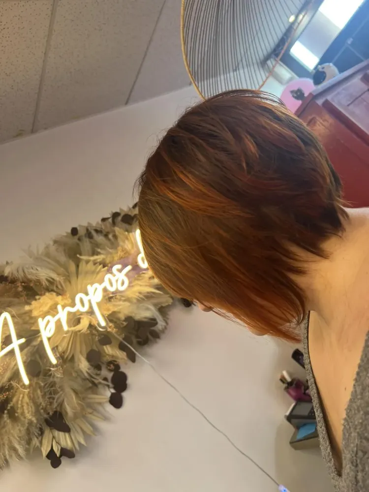 Coupe femme cheveux courts