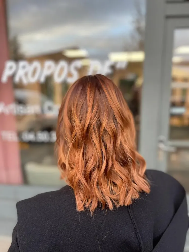 Coupe de cheveux femme coloration cuivre
